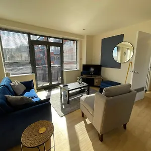 Modern 2 Bdr Flat In Centre With Free Parking Apartment Nottingham